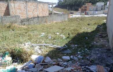 Imagem: O terreno possui 360m² de Área e está localizado em Guarujá