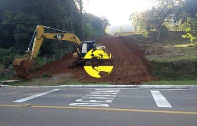 Imagem: O terreno possui 7.500m² de Área e está localizado em Gramado