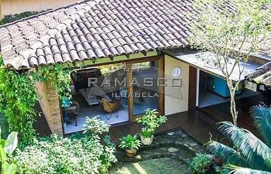 Imagem: A casa em condomínio possui 3 Dormitórios, 2 Banheiros, 3