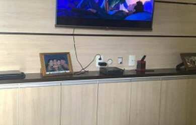 Imagem: O apartamento possui 3 Dormitórios, 1 Banheiro, 1 Vaga na garagem