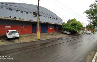 Imagem 1: Galpão comercial na Av. Pedro Freitas, 864 m², para lojas, depósitos e transportadoras!
