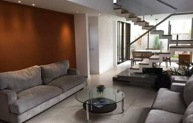 Imagem: A casa em condomínio possui 3 Dormitórios, 3 Banheiros, 4