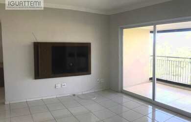 Imagem: O apartamento possui 3 Dormitórios, 2 Banheiros, 2 Vagas na