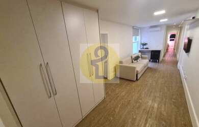 Imagem 10: Localizado na Av Lucio Costa, excelente apartamento em lâmina , com uma...