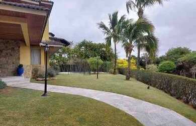 Imagem: A casa em condomínio possui 5 Dormitórios, 5 Banheiros, 5