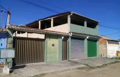 Imagem 2: Casa com loja e imenso terreno legalizado praticamente Centro de Araruama