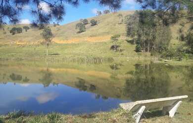 Imagem: A fazenda possui 100m² de Área e está localizado em Centro