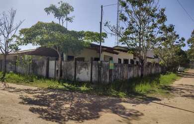 Imagem: A casa possui 5 Dormitórios, 5 Banheiros e 900m² de Área