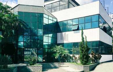 Imagem: O depósito para alugar possui 5 Vagas na garagem e 1238m²