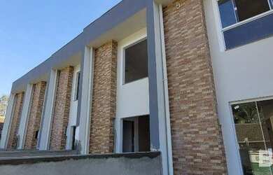 Imagem: A casa possui 2 Dormitórios, 1 Banheiro, 1 Vaga na garagem