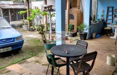 Imagem: A casa possui 2 Dormitórios, 1 Banheiro, 3 Vagas na garagem