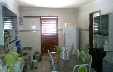 Imagem: A casa possui 4 Dormitórios, 4 Banheiros, 3 Vagas na garagem