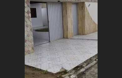 Imagem: A casa possui 3 Dormitórios, 3 Banheiros, 2 Vagas na garagem