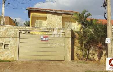 Imagem: O depósito possui 5 Vagas na garagem, 200m² de Área e está