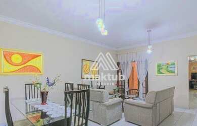 Imagem: A casa possui 3 Dormitórios, 2 Banheiros, 1 Vaga na garagem