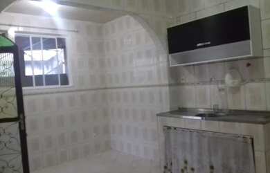 Imagem: A casa em condomínio possui 2 Dormitórios, 1 Banheiro, 2 Vagas