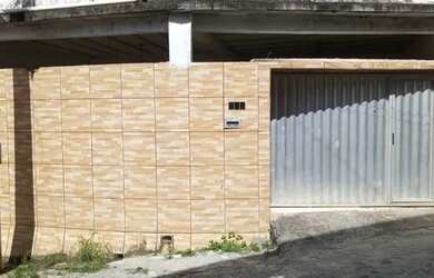 Imagem: A casa possui 1 Dormitório, 1 Banheiro, 1 Vaga na garagem e