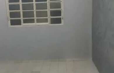 Imagem: A casa possui 2 Dormitórios, 1 Banheiro e está localizado