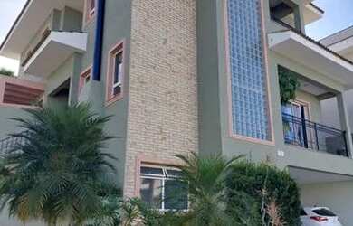 Imagem: A casa em condomínio possui 3 Dormitórios, 5 Banheiros, 4