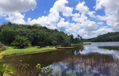 Imagem: O terreno possui 5.000m² de Área e está localizado em Arembepe