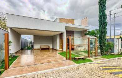 Imagem: A casa em condomínio possui 3 Dormitórios, 4 Banheiros e 400m²