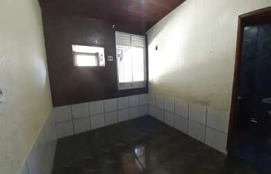 Imagem: A casa possui 3 Dormitórios, 3 Banheiros, 1 Vaga na garagem