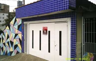 Imagem: O depósito possui 5 Vagas na garagem e 137m² de Área e está