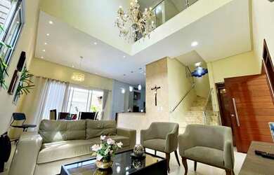 Imagem: A casa possui 4 Dormitórios, 4 Banheiros, 300m² de Área e