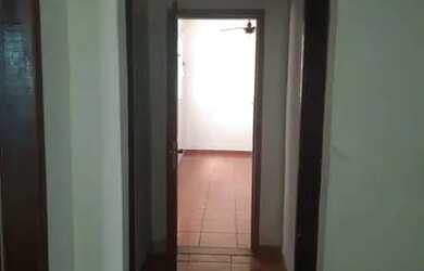 Imagem: A casa em condomínio possui 3 Dormitórios, 2 Banheiros, 250m²