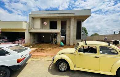 Imagem: A casa em condomínio possui 3 Dormitórios, 5 Banheiros, 4