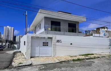 Imagem: A casa possui 5 Dormitórios, 5 Banheiros, 5 Vagas na garagem