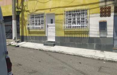 Imagem: A casa possui 1 Dormitório e 1 Banheiro e está localizado