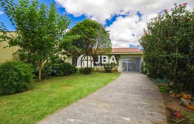 Imagem: A casa possui 3 Dormitórios, 1 Banheiro, 4 Vagas na garagem