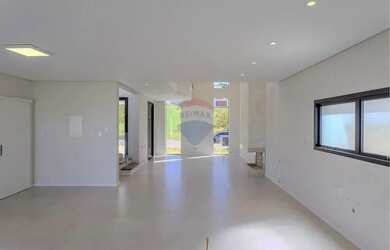 Imagem 5: Lhe apresento essa belissíma residência localizada no exclusivo Condomínio...