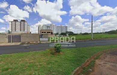 Imagem: O terreno possui 262m² de Área e está localizado em Laranjeiras