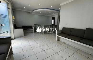 Imagem: O depósito possui 5 Vagas na garagem e 565m² de Área e está