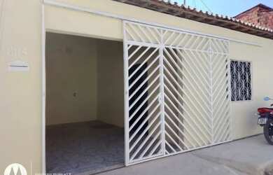 Imagem: A casa possui 2 Dormitórios, 1 Banheiro, 1 Vaga na garagem