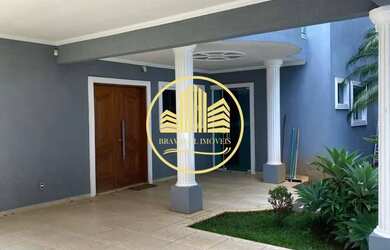 Imagem: A casa possui 4 Dormitórios, 5 Banheiros, 4 Vagas na garagem