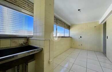 Imagem 10: Apartamento à venda, 4 dormitórios e 2 vagas, localizado na Avenida...