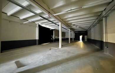 Imagem 8: Galpão no Bairro do Salto, com 300 m², estacionamento rotativos para...