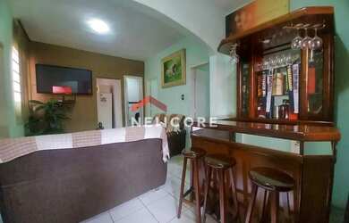 Imagem: A casa possui 3 Dormitórios, 1 Banheiro, 3 Vagas na garagem