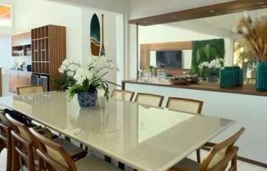 Imagem: A casa possui 4 Dormitórios, 5 Banheiros, 3 Vagas na garagem