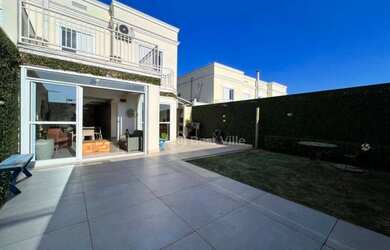 Imagem: A casa em condomínio possui 3 Dormitórios, 4 Banheiros, 2