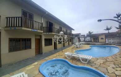 Imagem: A casa possui 5 Dormitórios, 5 Banheiros, 5 Vagas na garagem