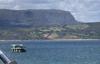 Imagem: A kitnet possui 1 Dormitório, 2 Banheiros, 3 Vagas na garagem