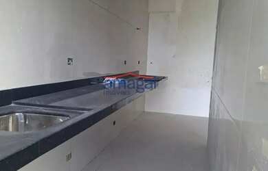 Imagem: O apartamento possui 3 Dormitórios, 1 Banheiro, 2 Vagas na