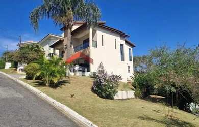 Imagem: A casa em condomínio possui 4 Dormitórios, 5 Banheiros, 4