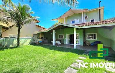 Imagem: A casa em condomínio possui 4 Dormitórios, 3 Banheiros, 4