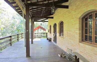 Imagem: A casa em condomínio possui 3 Dormitórios, 2 Banheiros, 5