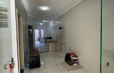 Imagem: A casa para alugar possui 2 Dormitórios, 3 Banheiros, 1 Vaga